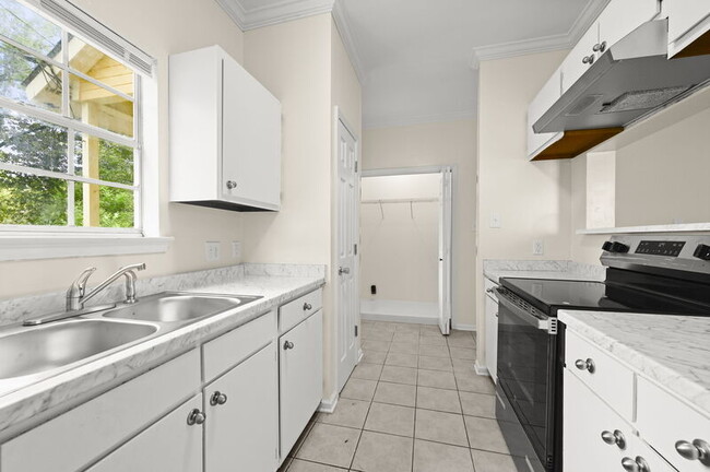 Building Photo - 5382 Rosedown Ct