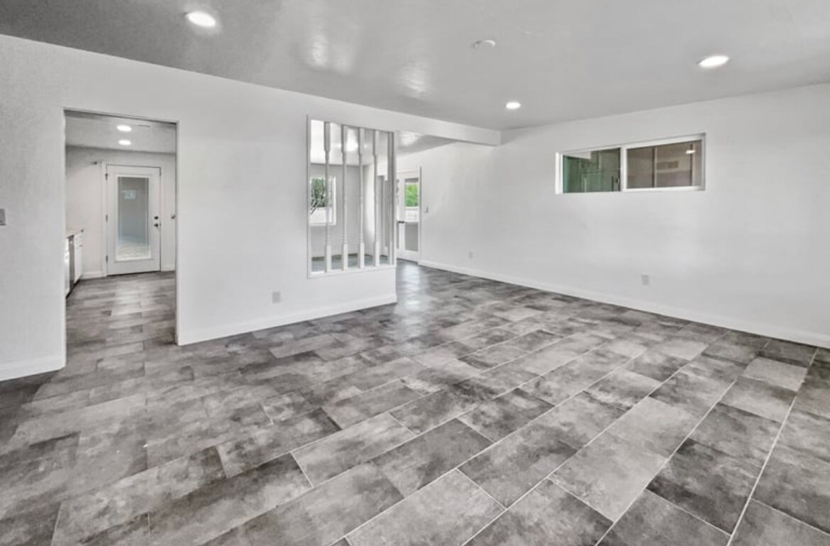 Foto principal - 2133 S Avenida Del Sol