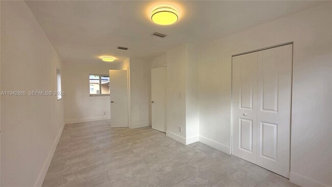 Foto del edificio - 1700 N Cypress Rd