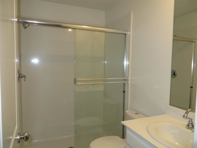 Building Photo - 1388-1390 S Dairy Drive - 1390