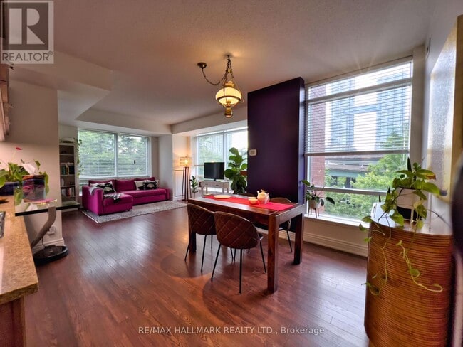 Building Photo - 500 Queens Quay W