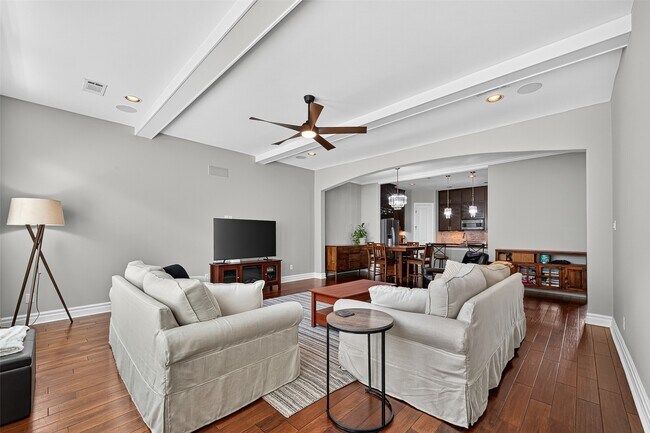 Foto del edificio - 1231 W 24th St