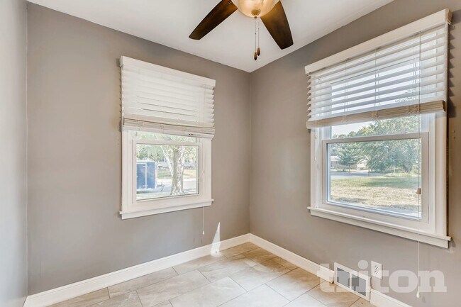 Foto del edificio - 3809 Hampshire Ave N