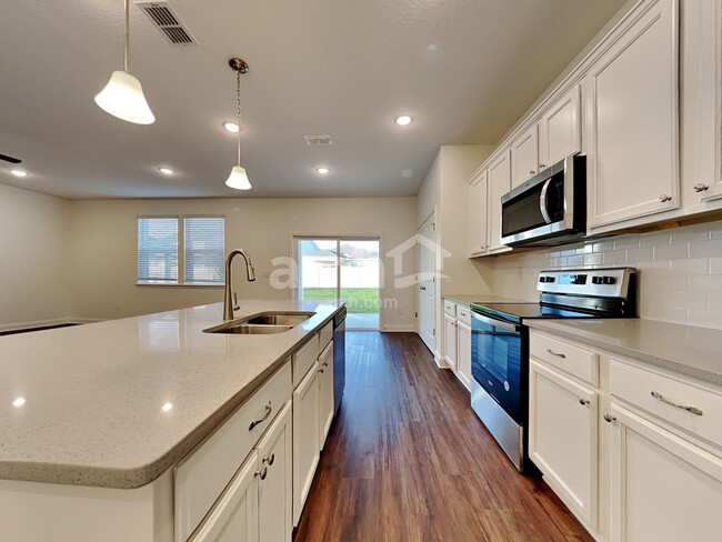 Building Photo - 41 Elcano Ln