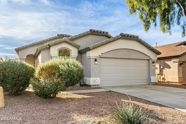 Foto del edificio - 911 E Lovegrass Dr