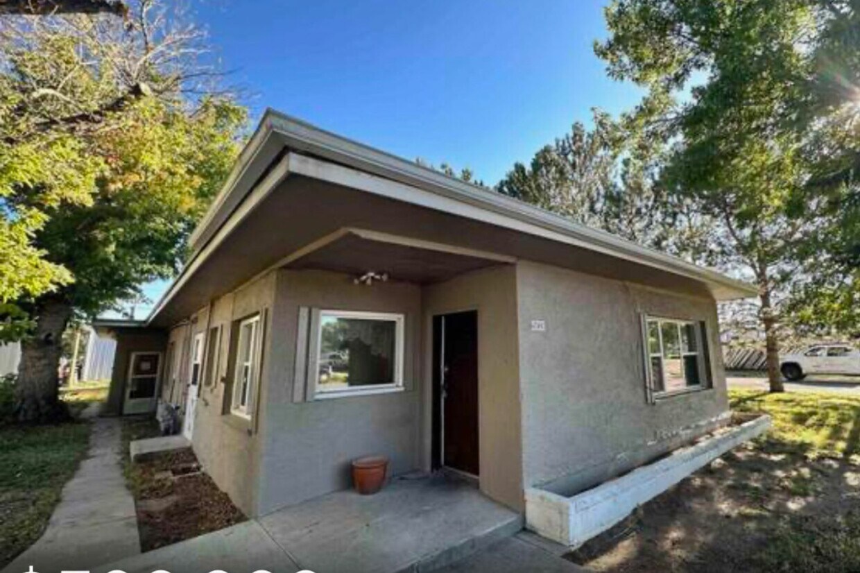 Primary Photo - 503 E 2nd/Van Lennen