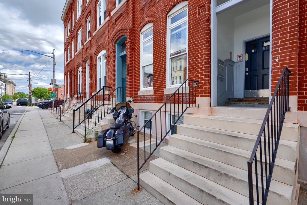 Primary Photo - 1729 Guilford Ave