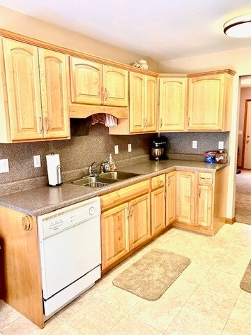 Foto del edificio - 604 E Illinois St