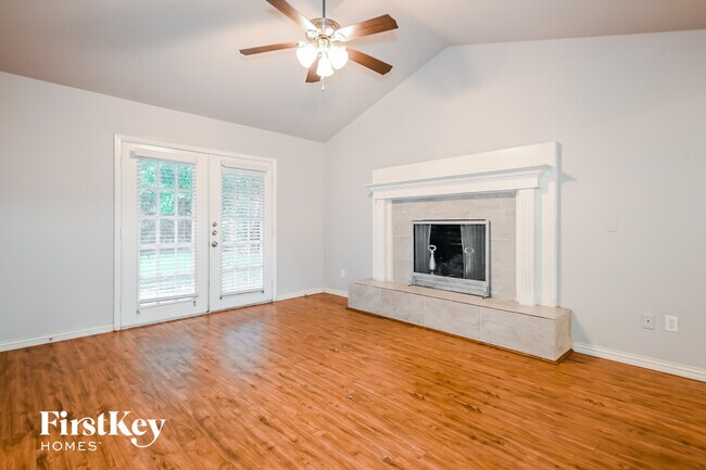 Foto del edificio - 302 Shorewood Dr