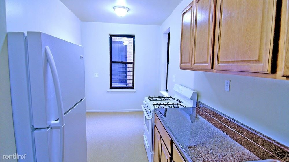 Primary Photo - 1027 Walton Ave