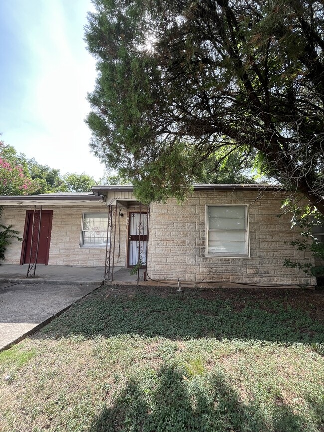 Building Photo - 710 Patton Dr