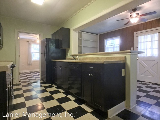 Building Photo - 2 br, 1 bath House - 3206 Russell St