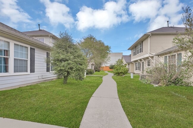 Building Photo - 935 Verde Trails Dr