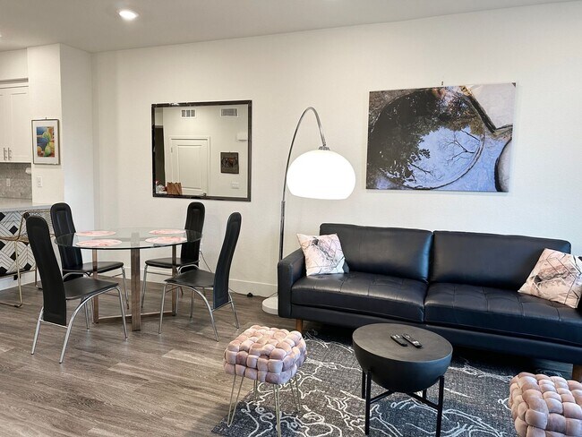 Foto del edificio - Fully Furnished Resort-Style Condo