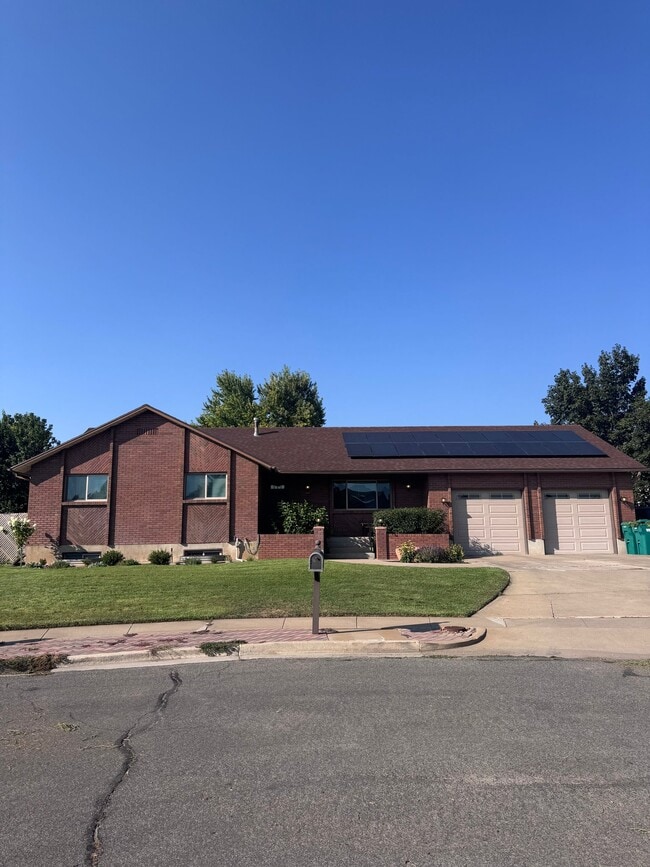 Building Photo - 580 N Allanwood Pl
