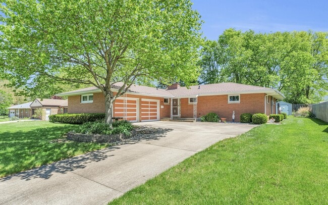 Photo - 1702 Golfview Dr (Urbana, IL) House