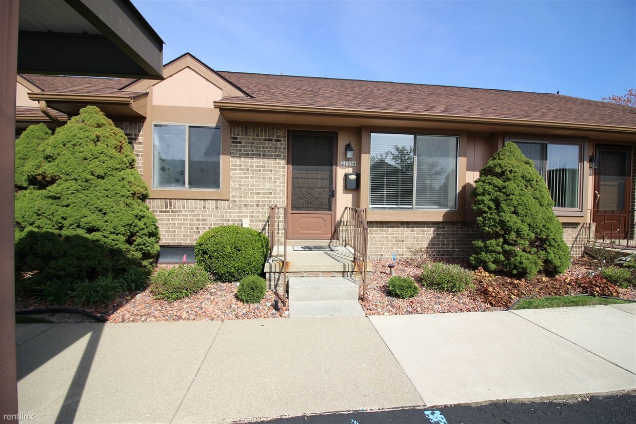 Foto principal - 27656 Trailbrooke Cir