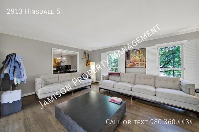 Foto del edificio - 2913 Hinsdale St