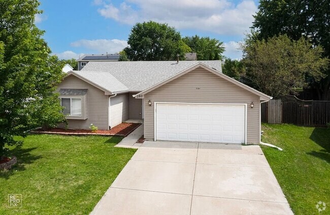 Building Photo - 1160 Middlebury Dr