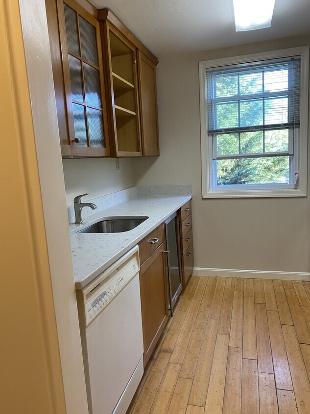 Building Photo - 4402 N Pershing Dr