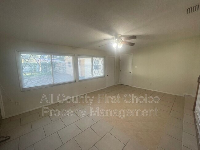 Building Photo - 4740 1st Ave So