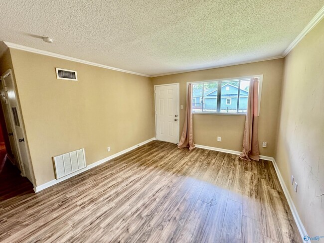 Building Photo - 3508 Spruce Ave SW