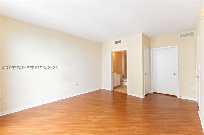 Foto del edificio - 9055 SW 73rd Ct