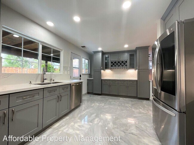Building Photo - 4 br, 2.5 bath House - 2438 Tapestry Way