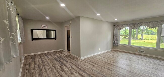 Building Photo - 3520 Gamage Dr
