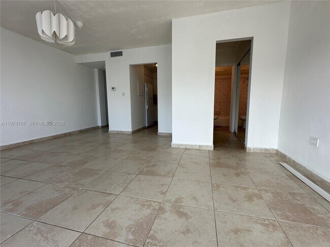 Foto del edificio - 7545 E Treasure Dr