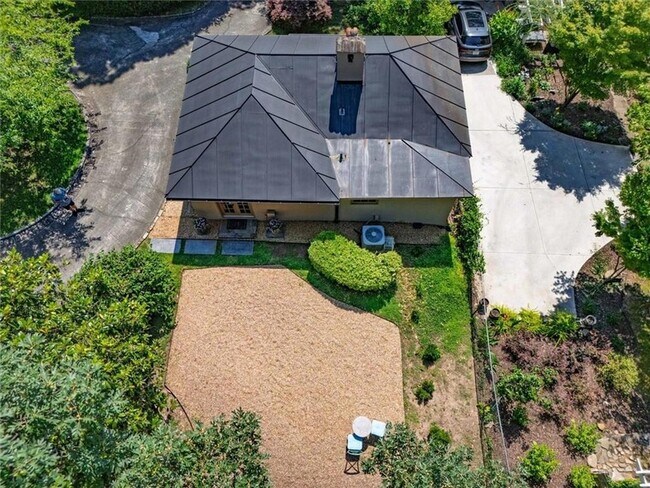 Foto del edificio - 2538 Parkside Dr NE