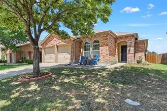 Building Photo - 1301 Mockingbird Dr