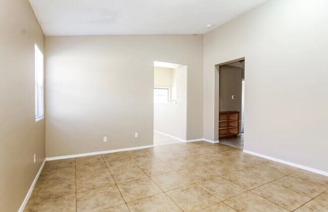 Foto del edificio - 5144 W Fraktur Rd
