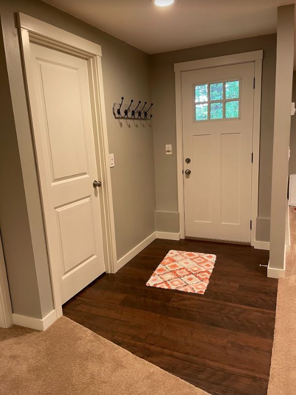 Entryway - 19003 Kenlake Plz NE