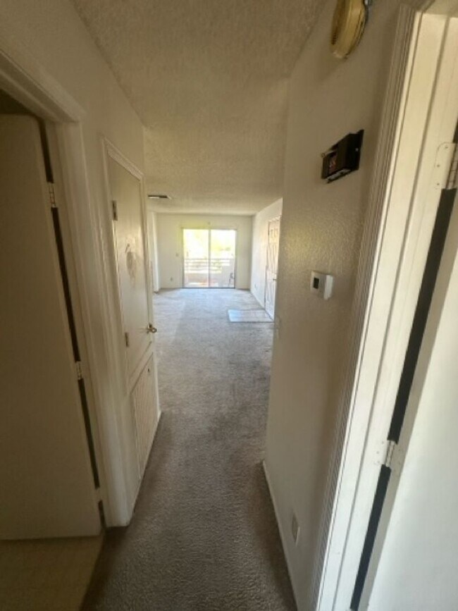 Building Photo - 2nd Floor Condo-Gated Community