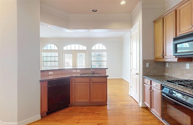 Foto del edificio - 5914 Center St