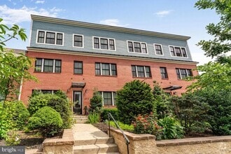 Building Photo - 2012 D St NE