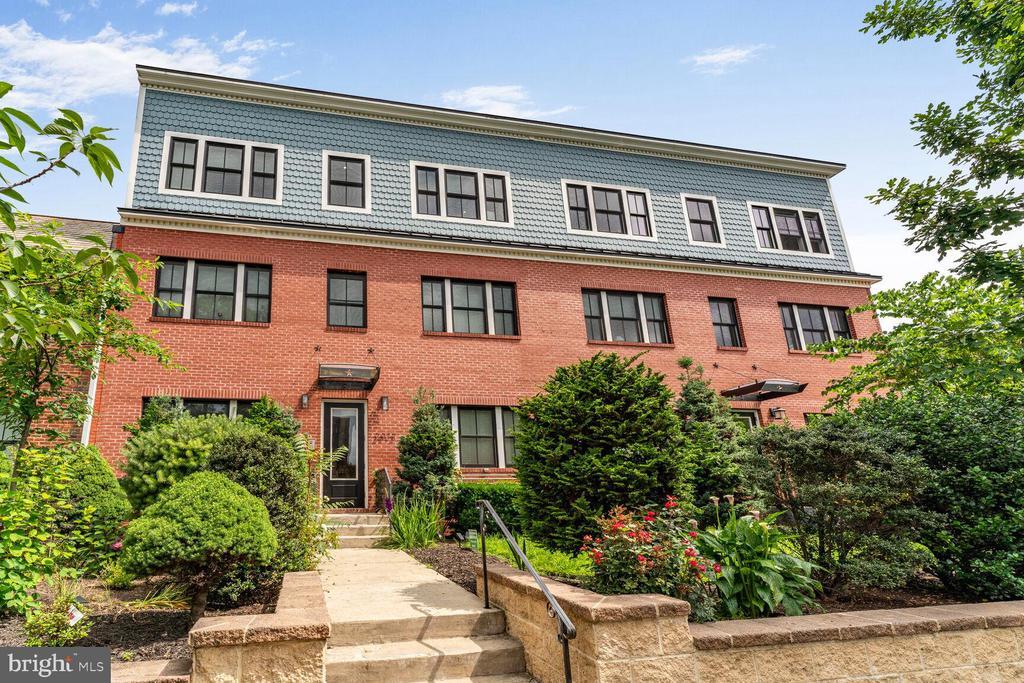 Foto principal - 2012 D St NE