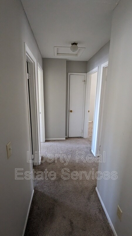 Building Photo - 901 Olmstead Dr
