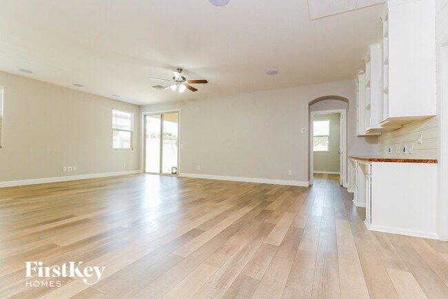Foto del edificio - 8920 W Jefferson St