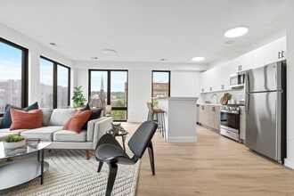 Building Photo - 407 Highland Ave