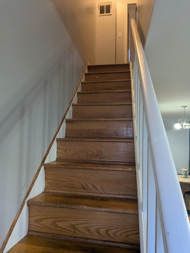 Foto del edificio - 3002 Kenyon Ave