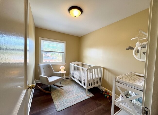 Building Photo - 3 Bedroom 1 Bathroom in Harrisburg!
