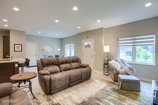 Building Photo - 3 br, 3 bath House - 3515 Holmes Park Rd