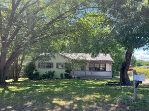 Building Photo - 804 Greenwich St