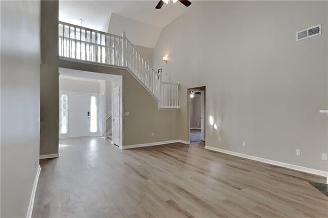 Foto del edificio - 7240 Coral Lake Dr