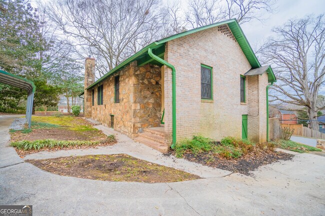 Foto del edificio - 1865 Oak Grove Rd NE