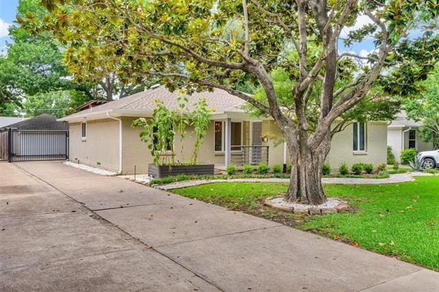 Foto del edificio - 6815 Ravendale Ln