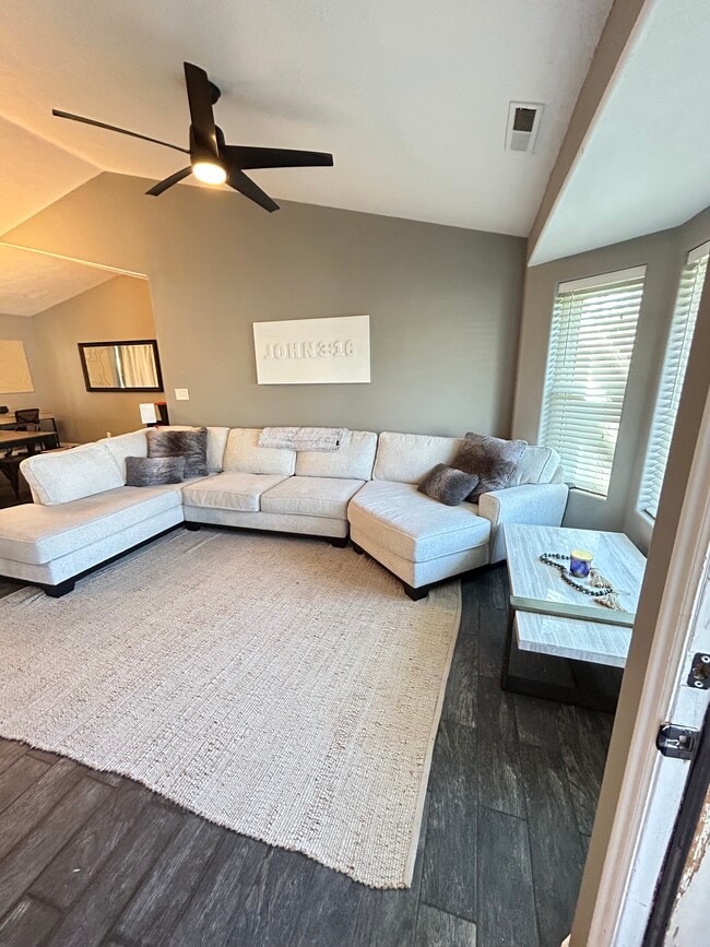 Foto del edificio - 7960 N Jade Dr