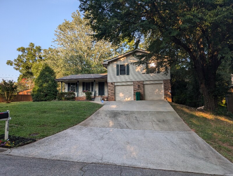Primary Photo - 2322 Chevy Chase Ln